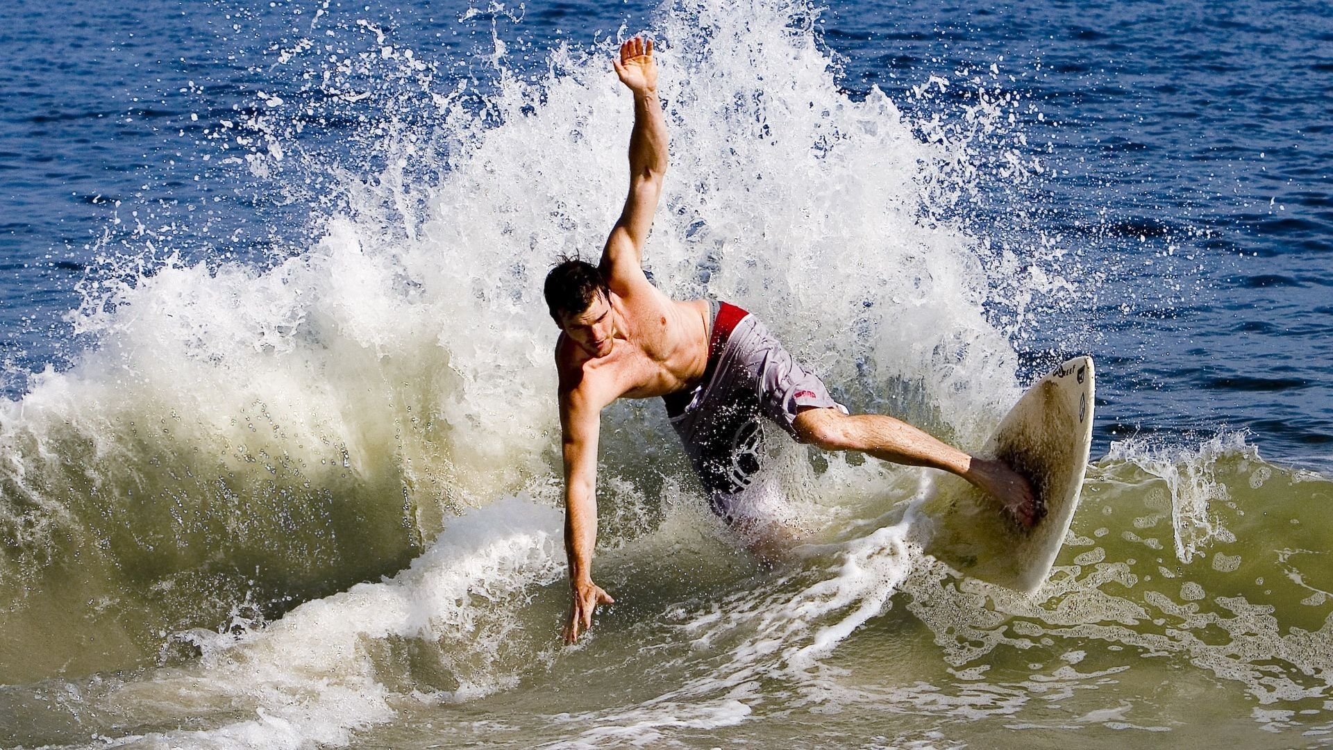 德甲赛季中期体能衰减趋势与恢复干预效果评估，德甲踢几场